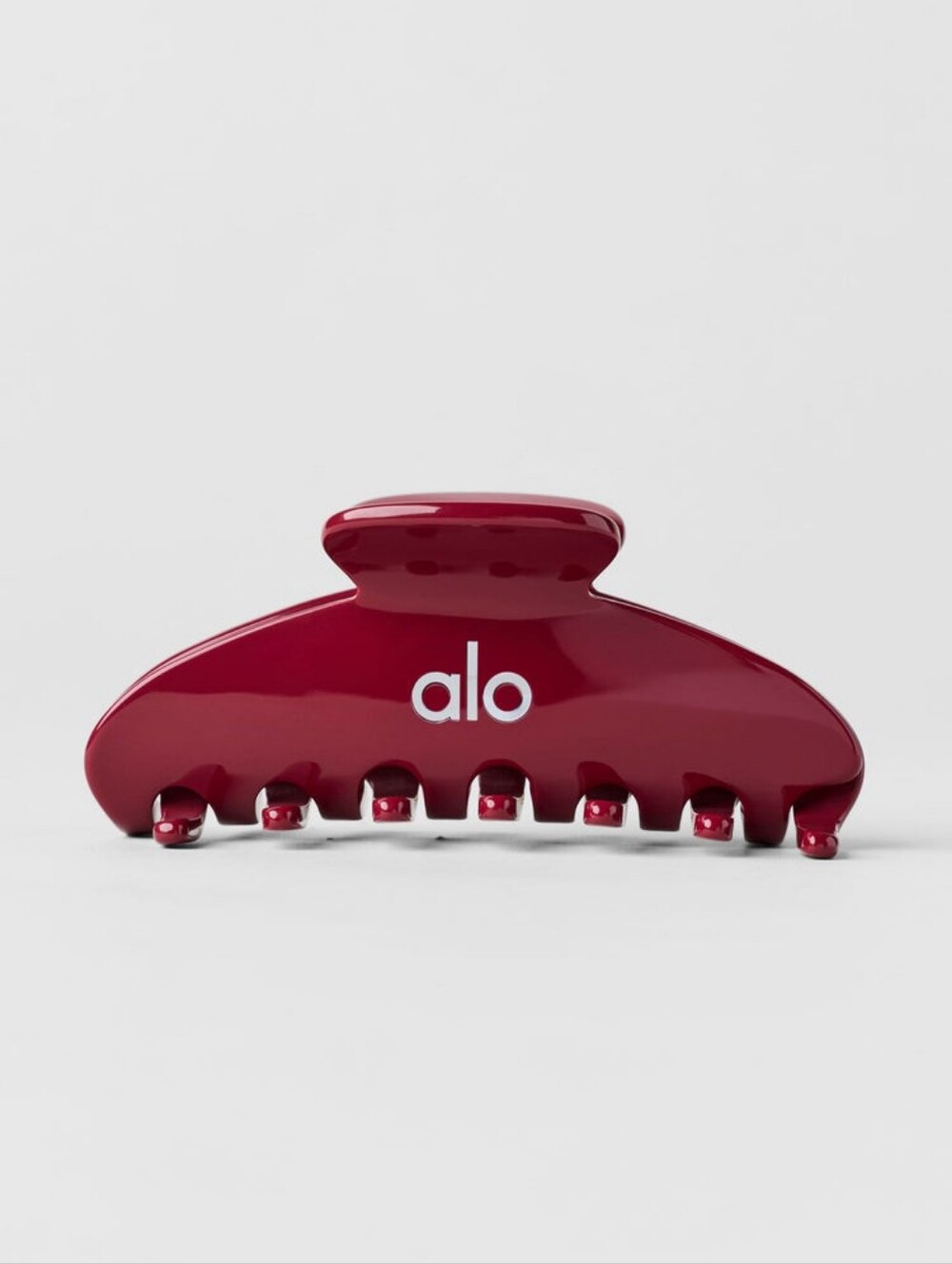 New Color Drop Alo Yoga 90's Claw Clip in Summer Romance Red
